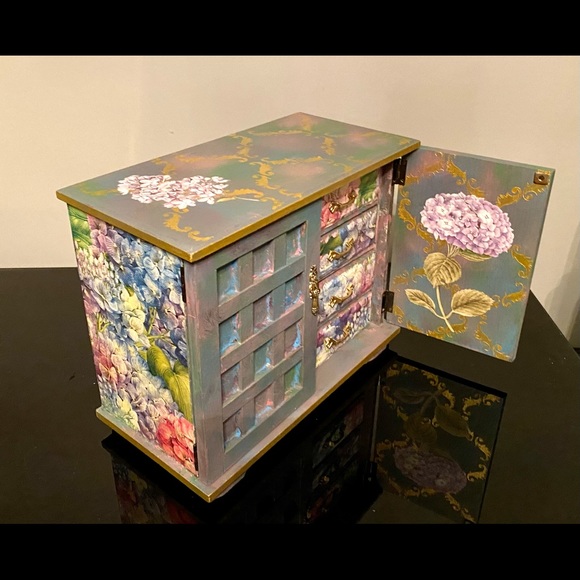 Painted Vintage Hydreanga Jewelry Box